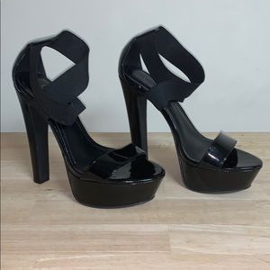 Black jessica Simpson platform heels